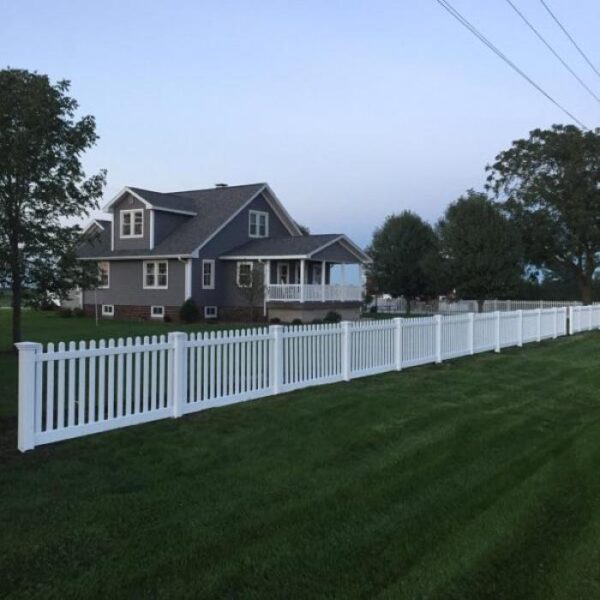 Burton white vinyl picket fence long straight section